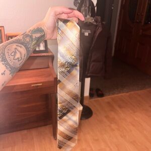 Elegant Gold and Silver Men's Tie